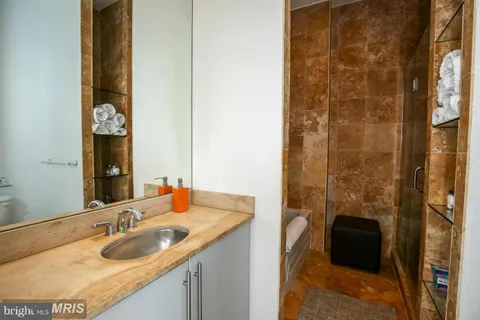 $1,050,000 | 1300 13th Street Northwest, Unit 905, Washington, DC 20005