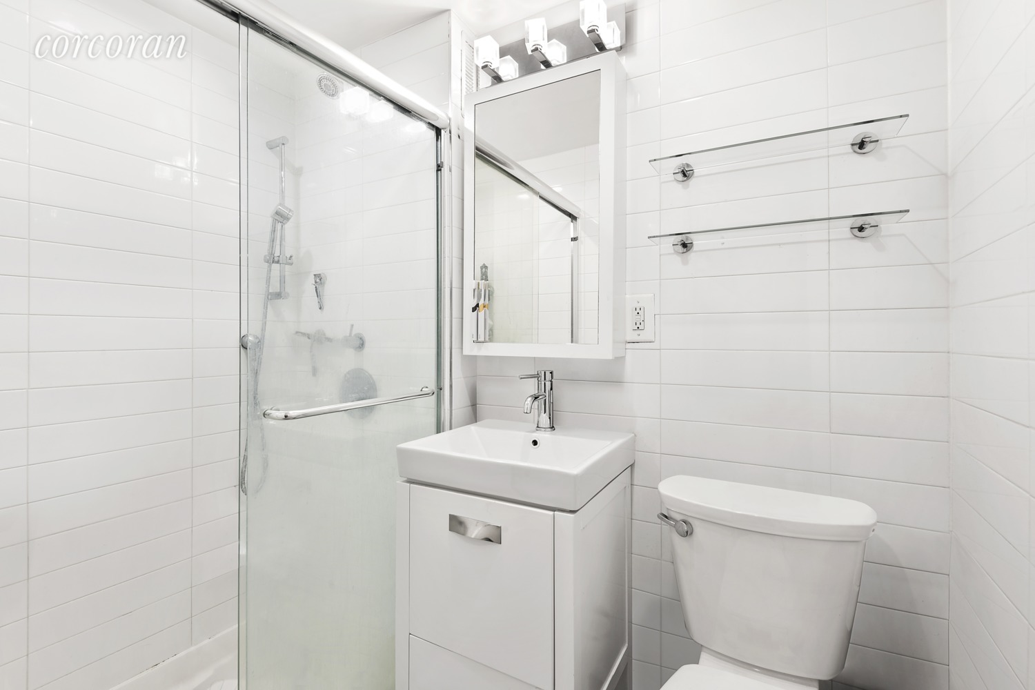 228 East 81st Street, Unit 6B Manhattan, NY 10028 - Photo 3 of 5