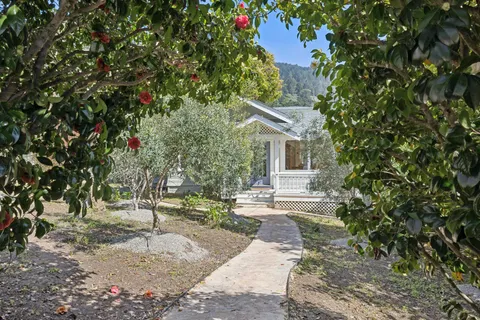 $3,680,000 | 40 Laurel Avenue, Stinson Beach, CA 94970
