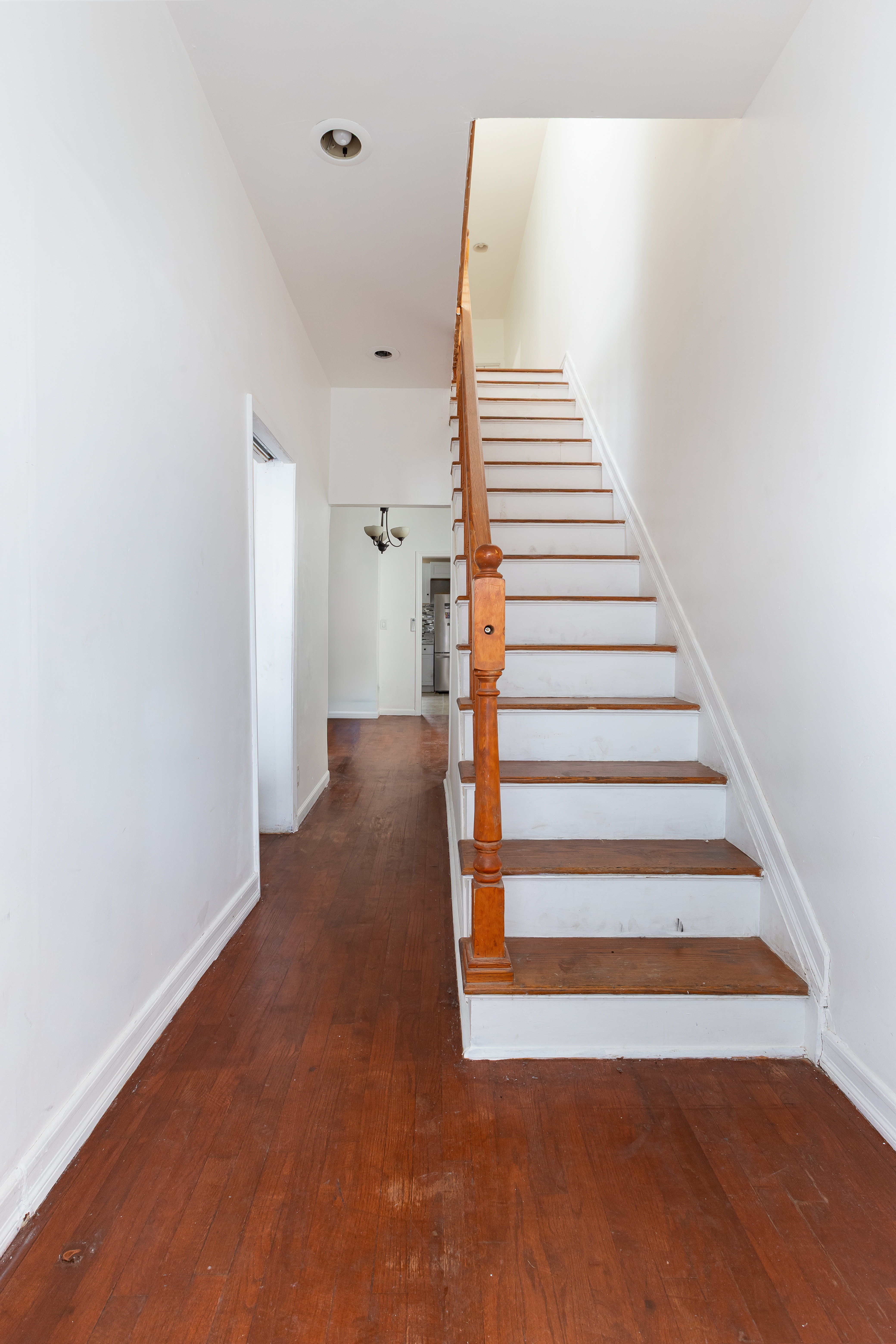 610 East 181st Street Bronx, NY 10457 - Photo 8 of 13 a view of entryway