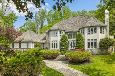 $1,750,000 | 46 Sleepy Hollow Drive, Newtown Square, PA 19073