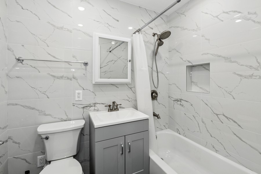 239 West 26th Street, Unit 2W Manhattan, NY 10001 - Photo 6 of 7