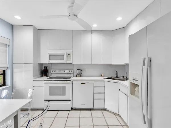 $315,000 | 8410 Casa Del Lago, Unit 20A, Boca Raton, FL 33433