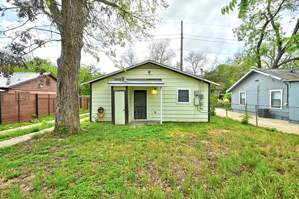 $670,000 | 1710 Holly Street, Austin, TX 78702
