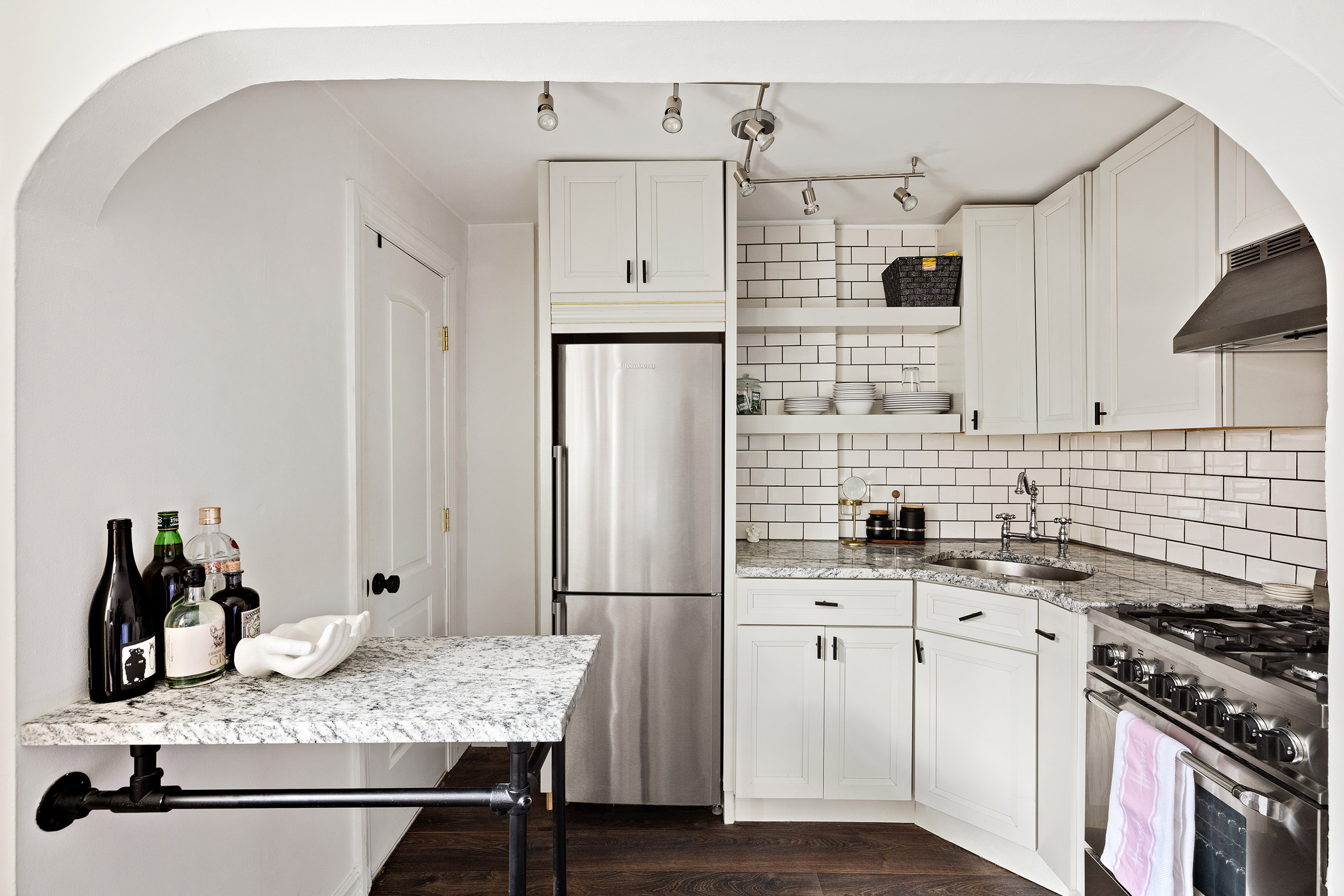 118 Perry Street, Unit J45 Manhattan, NY 10014 - Photo 3 of 5