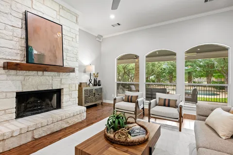 $850,000 | 806 Overlook Bend, Leander, TX 78641