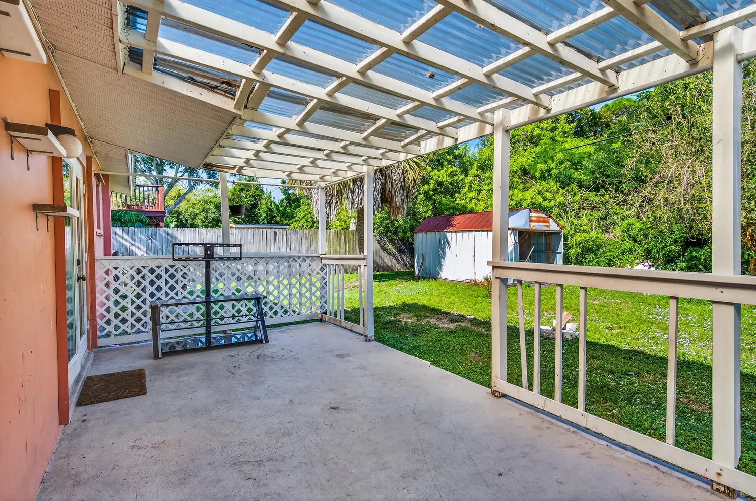 $330,000 | 2444 1st Place Southwest, Vero Beach, FL 32962