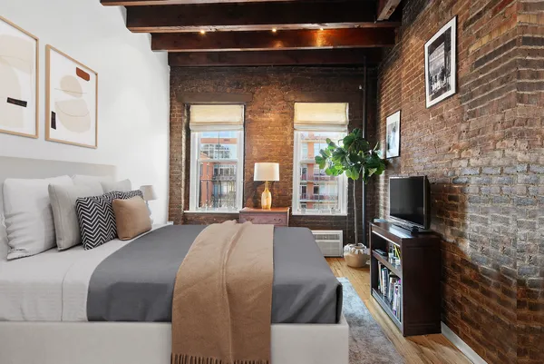 $2,345,000 | 92 Horatio Street, Unit 4L | West Village