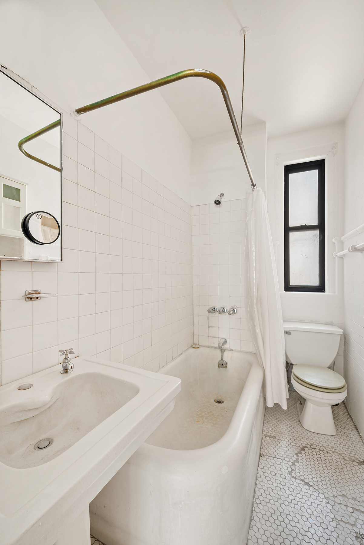 269 West 72nd Street, Unit 9A Manhattan, NY 10023 - Photo 6 of 9