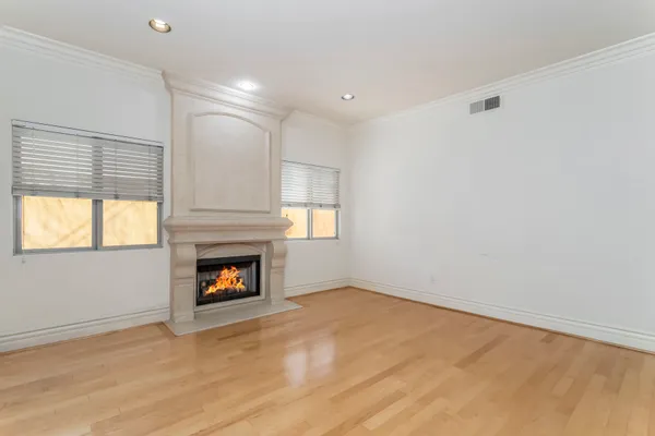 $1,149,988 | 10364 Almayo Avenue, Unit 103, Los Angeles, CA 90064