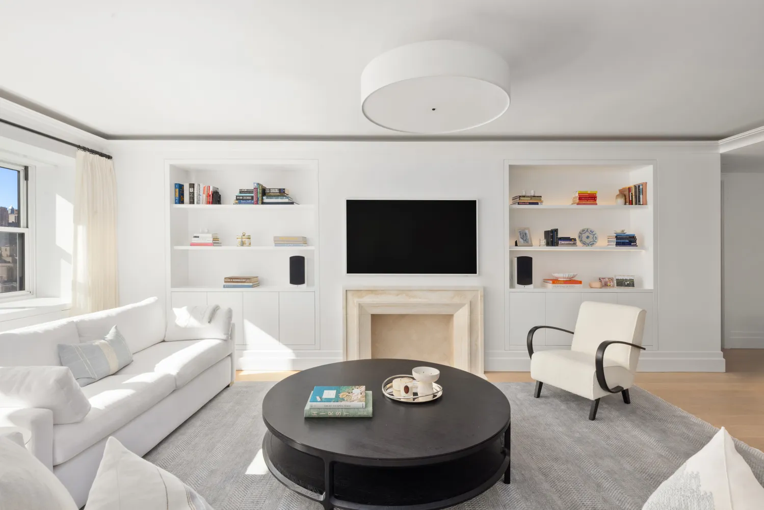 $3,595,000 | 150 East 69th Street, Unit 18S | Lenox Hill