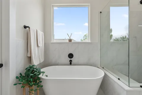 $555,000 | 1207 East 24th Street, Unit A, Houston, TX 77009