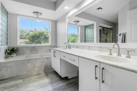 $1,100,000 | 10777 Charleston Place, Cooper City, FL 33026