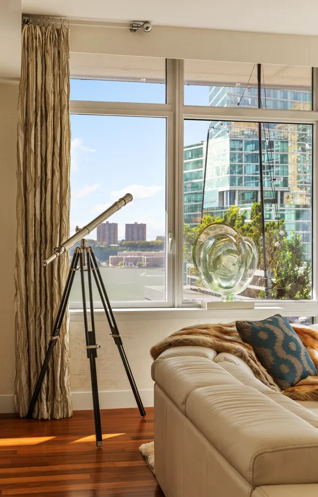 $25,000 | 10 West End Avenue, Unit 14A | Upper West Side