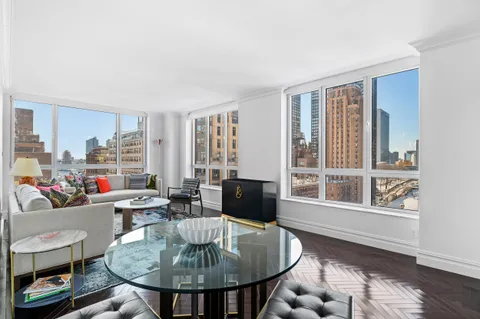 $2,650,000 | East 51st Street | Midtown East