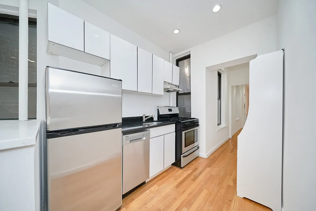 142 Sullivan Street, Unit 27 Manhattan, NY 10012 - Photo 3 of 8