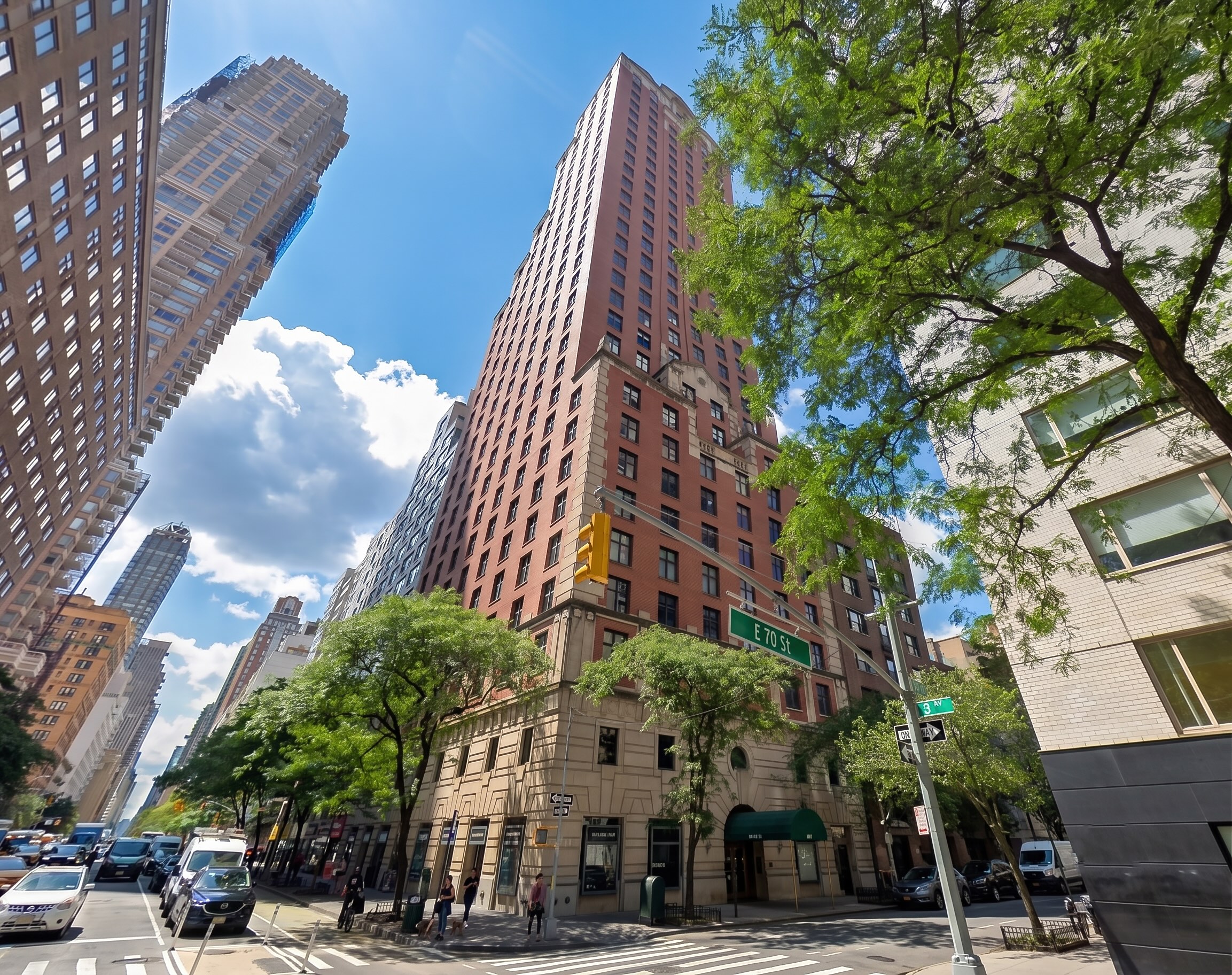 188 East 70th Street, Unit 19AB Manhattan, NY 10021 - Photo 19 of 22 Gallery Image 19
