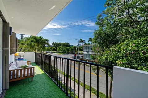 $460,000 | 1900 Meridian Avenue, Unit 204, Miami Beach, FL 33139