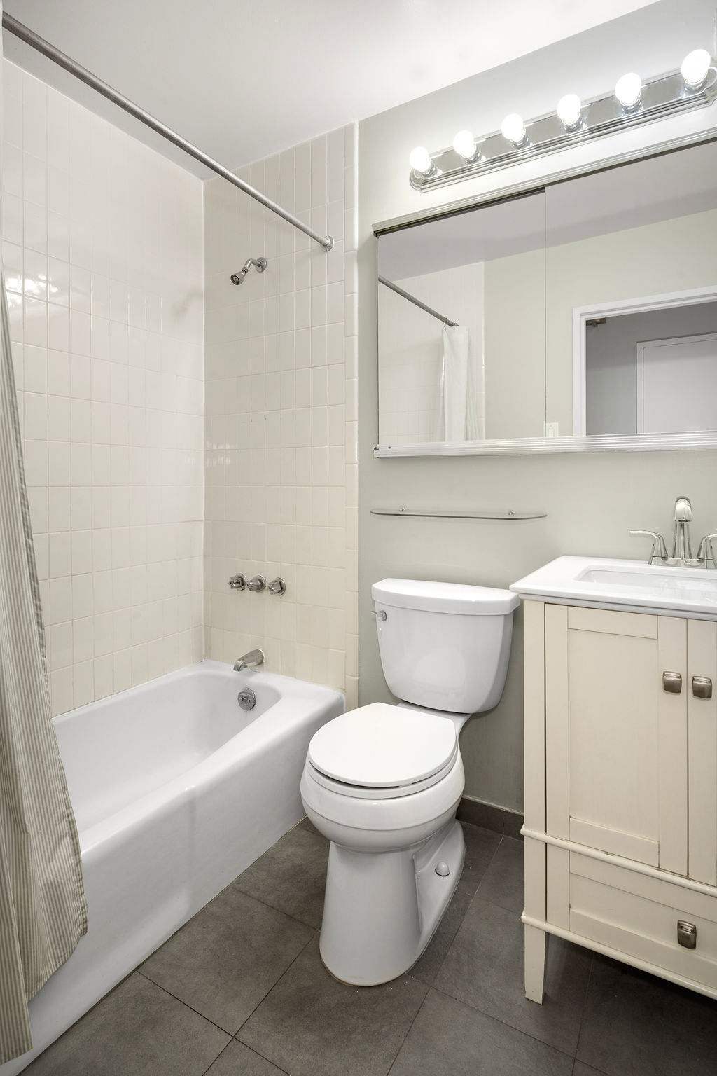 23 East 10th Street, Unit 218 Manhattan, NY 10003 - Photo 4 of 9