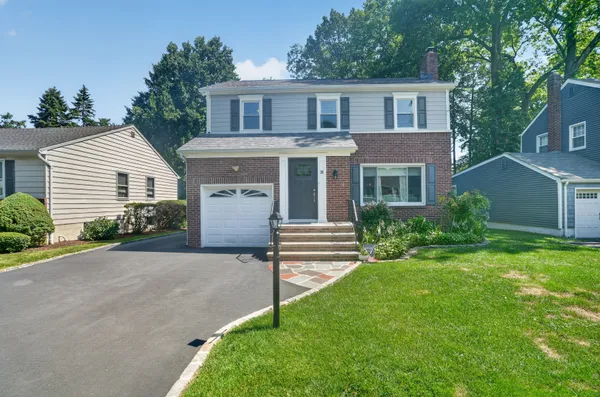 $799,900 | 28 Kew Drive, Springfield, NJ 07081