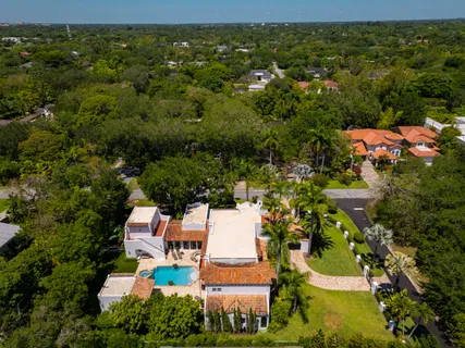 $8,200,000 | 6864 Southwest 68th Street, South Miami, FL 33143