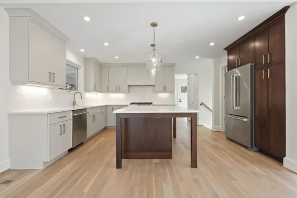 $2,195,000 | 22 West Spring Street, Alexandria, VA 22301