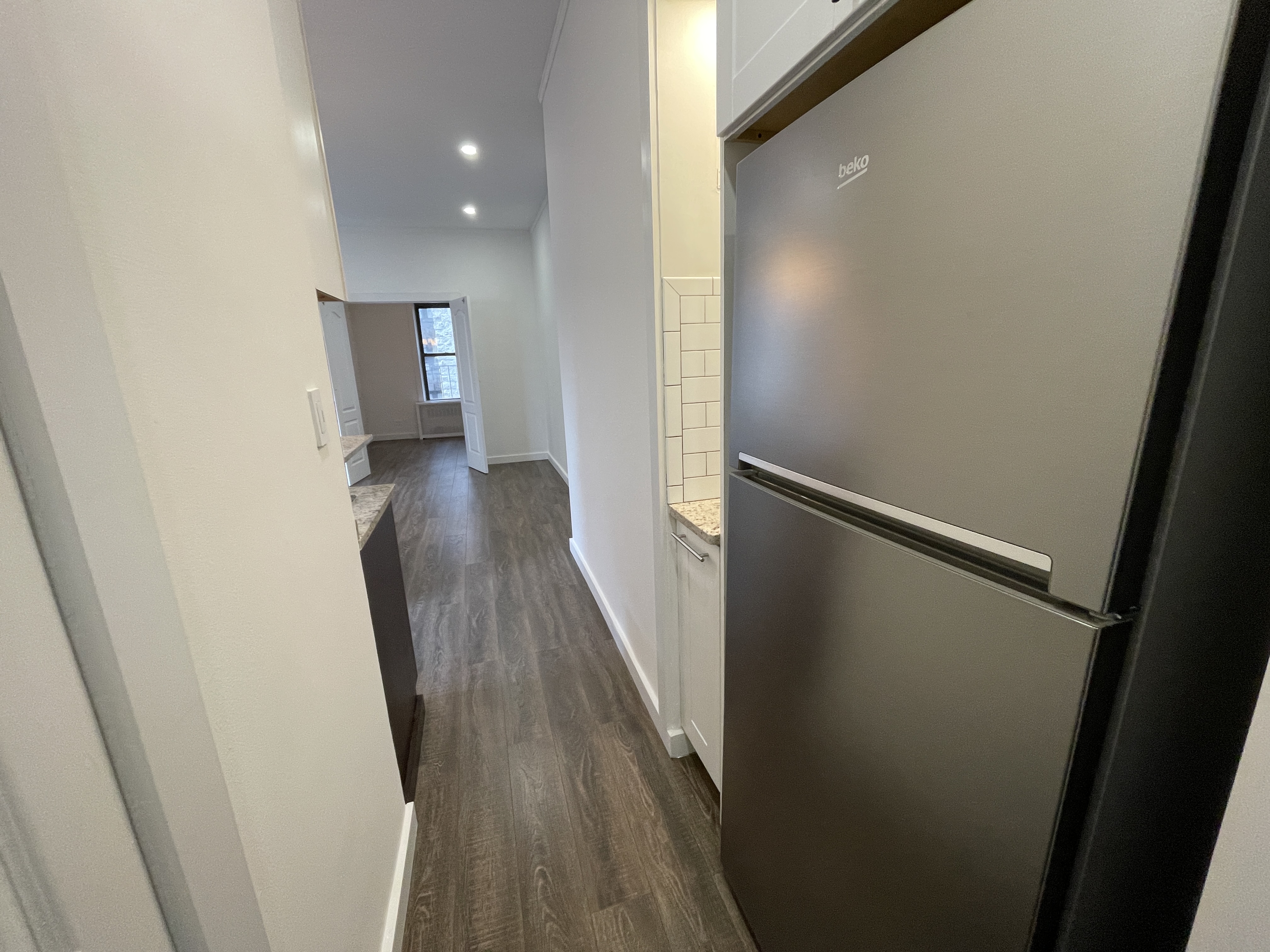 128 East 83rd Street, Unit 3B Manhattan, NY 10028 - Photo 4 of 10