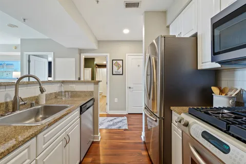 $525,000 | 555 Massachusetts Avenue Northwest, Unit 1419, Washington, DC 20001