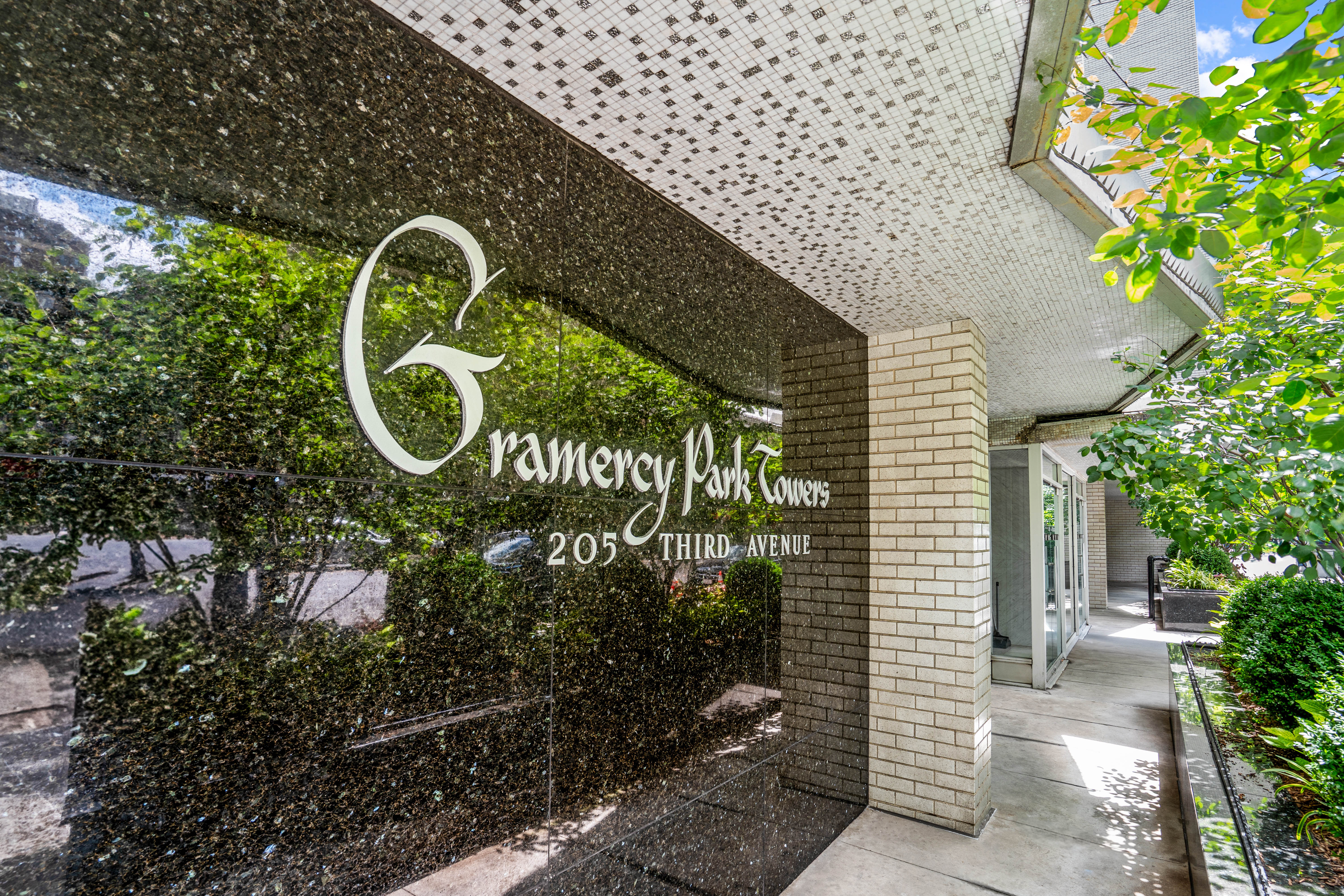 205 3rd Avenue, Unit 11T Manhattan, NY 10003 - Photo 15 of 20 a picture of a tree