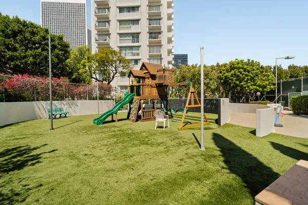 $1,295,000 | 2170 Century Park East, Unit 2107, Los Angeles, CA 90067