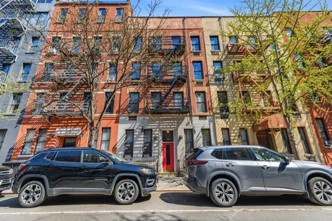 $405,000 | 417 East 78th Street, Unit 2C | Upper East Side