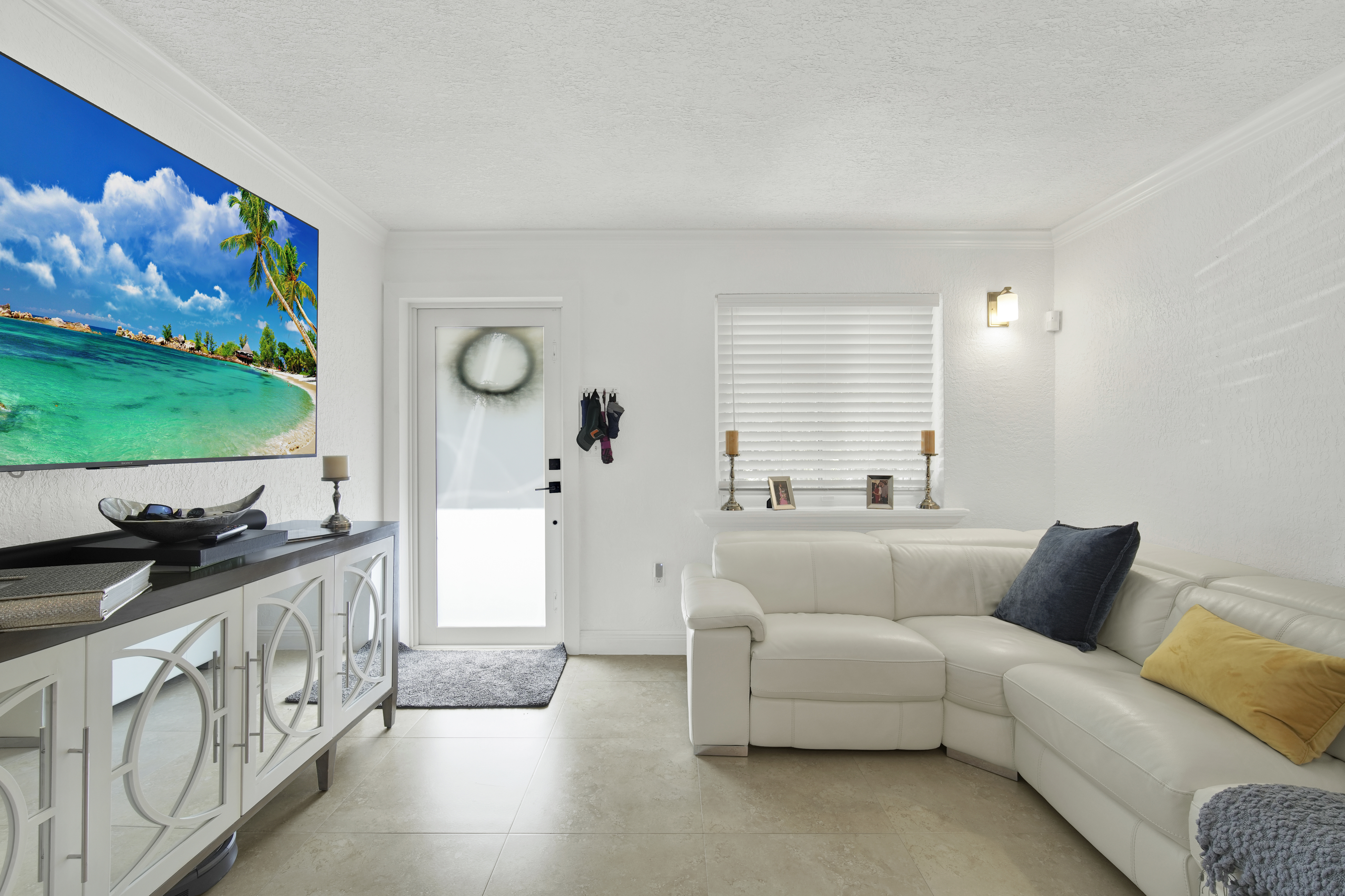 4260 Southwest 68th Court Miami, FL 33155 - Photo 4 of 22