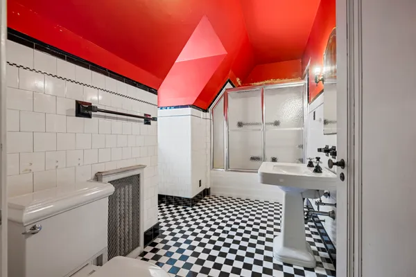 $1,150,000 | 113 Maple Avenue, Oil City, PA 16301