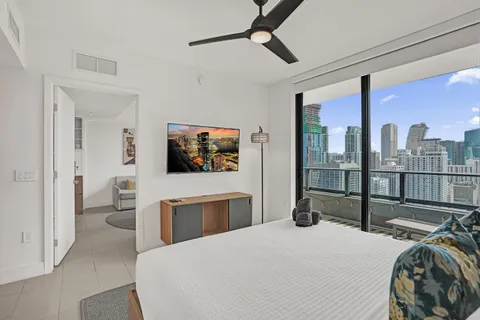 $610,000 | 159 Northeast 6th Street, Unit 3214, Miami, FL 33132