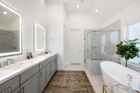$659,900 | 3306 West 12th Street, Houston, TX 77008