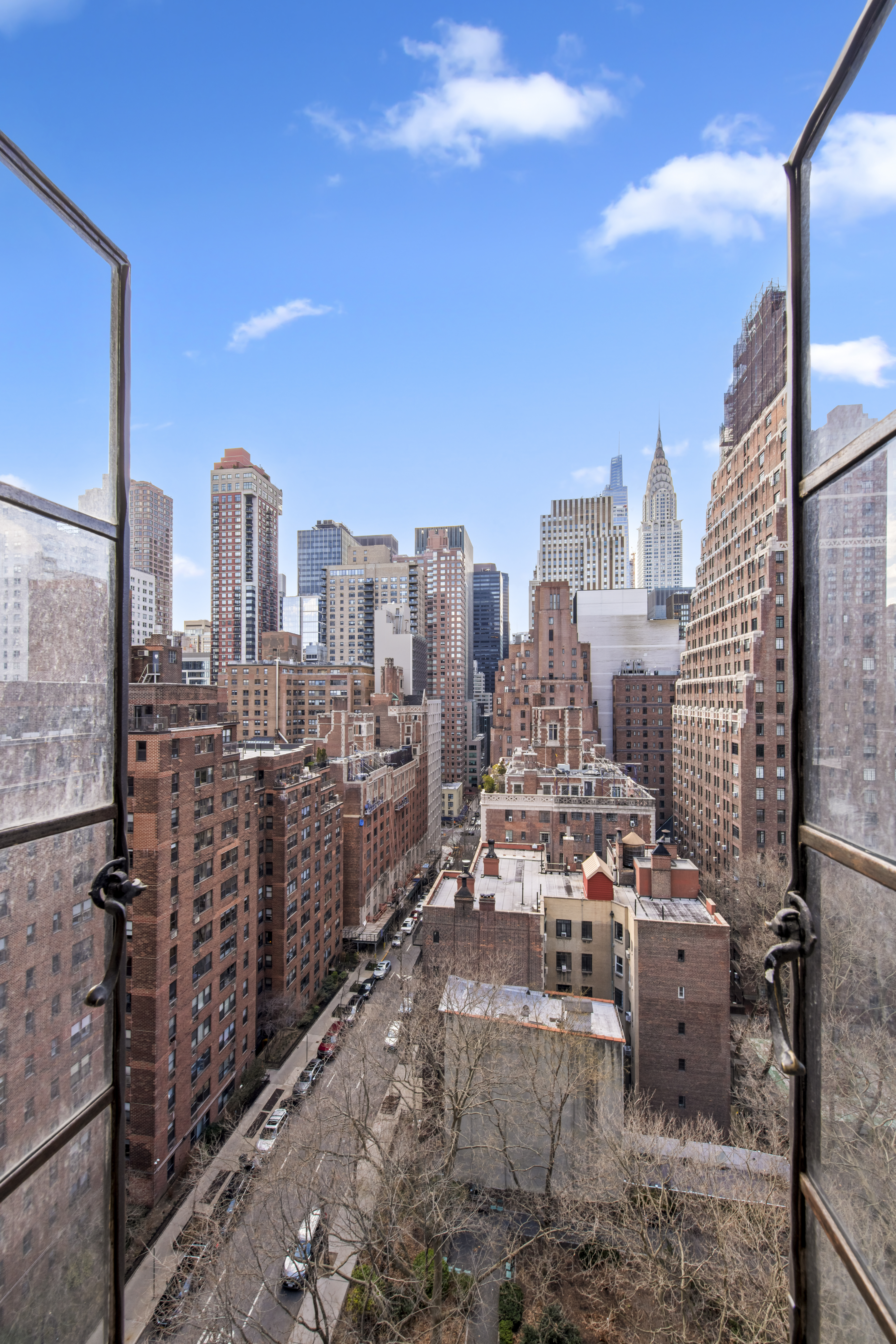 25 Tudor City Place, Unit 1419 Manhattan, NY 10017 - Photo 6 of 14 a view of city