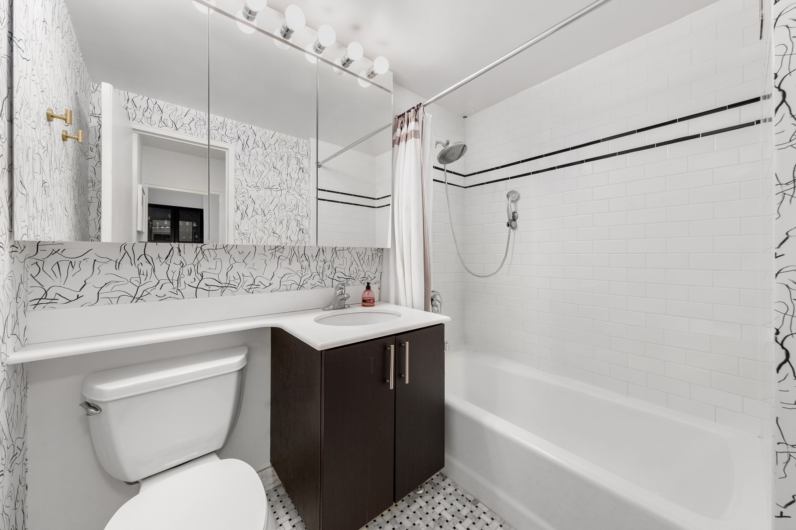 63 East 9th Street, Unit 3G Manhattan, NY 10003 - Photo 9 of 10