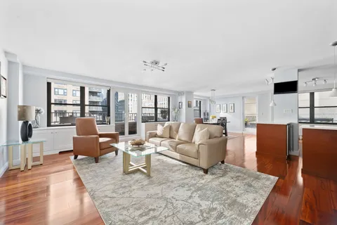 $2,495,000 | 305 East 40th Street, Unit 19CD | Murray Hill