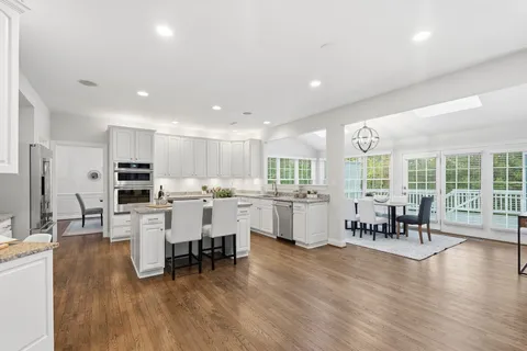 $1,800,000 | 1283 Cobble Pond Way, Vienna, VA 22182