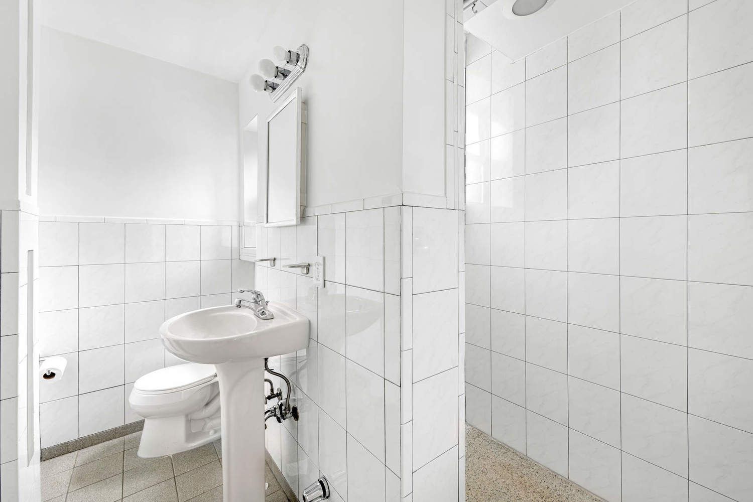 225 West 10th Street, Unit 2D Manhattan, NY 10014 - Photo 7 of 9