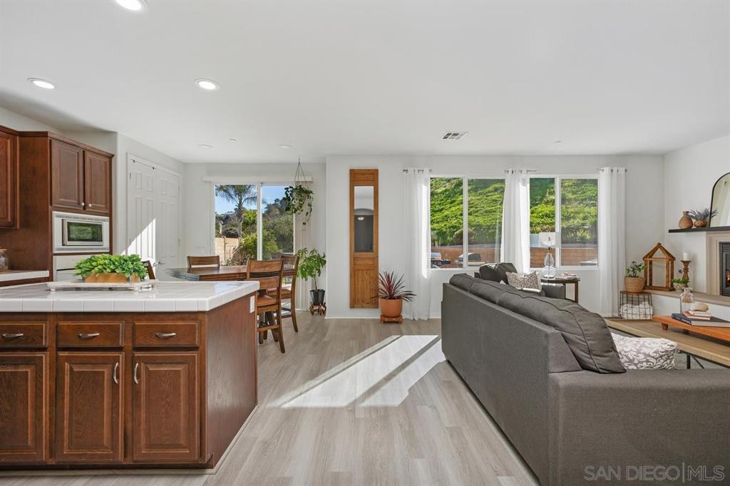 475 Taylor Drive Oceanside, CA 92056 - Photo 11 of 27