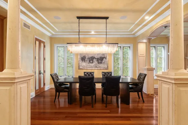 $5,195,000 | 919 South Gretna Green Way, Los Angeles, CA 90049