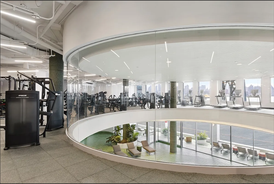 5 South 5th Street, Unit 5300 Brooklyn, NY 11249 - Photo 20 of 28 a room with lots of table and chairs