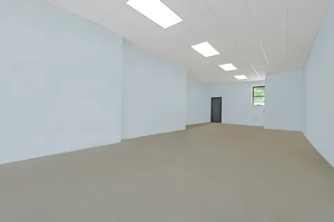 a view of empty room with window