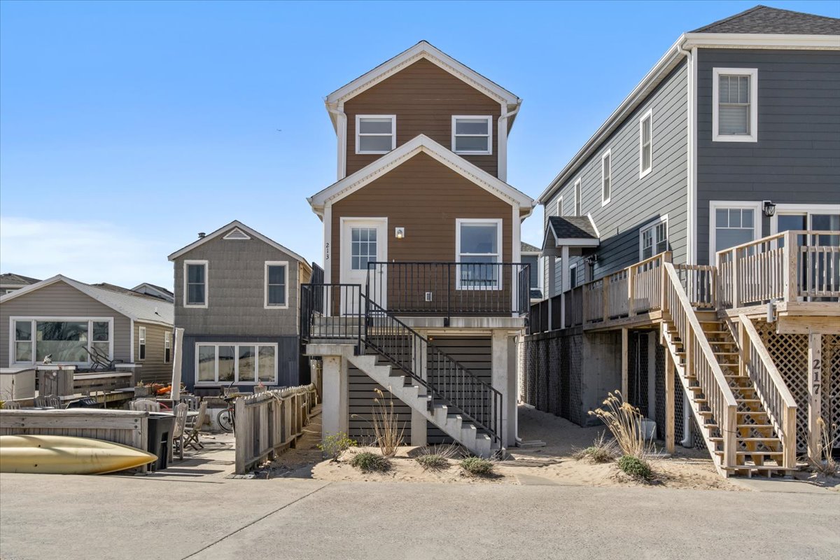 213 Bayside Avenue Compass