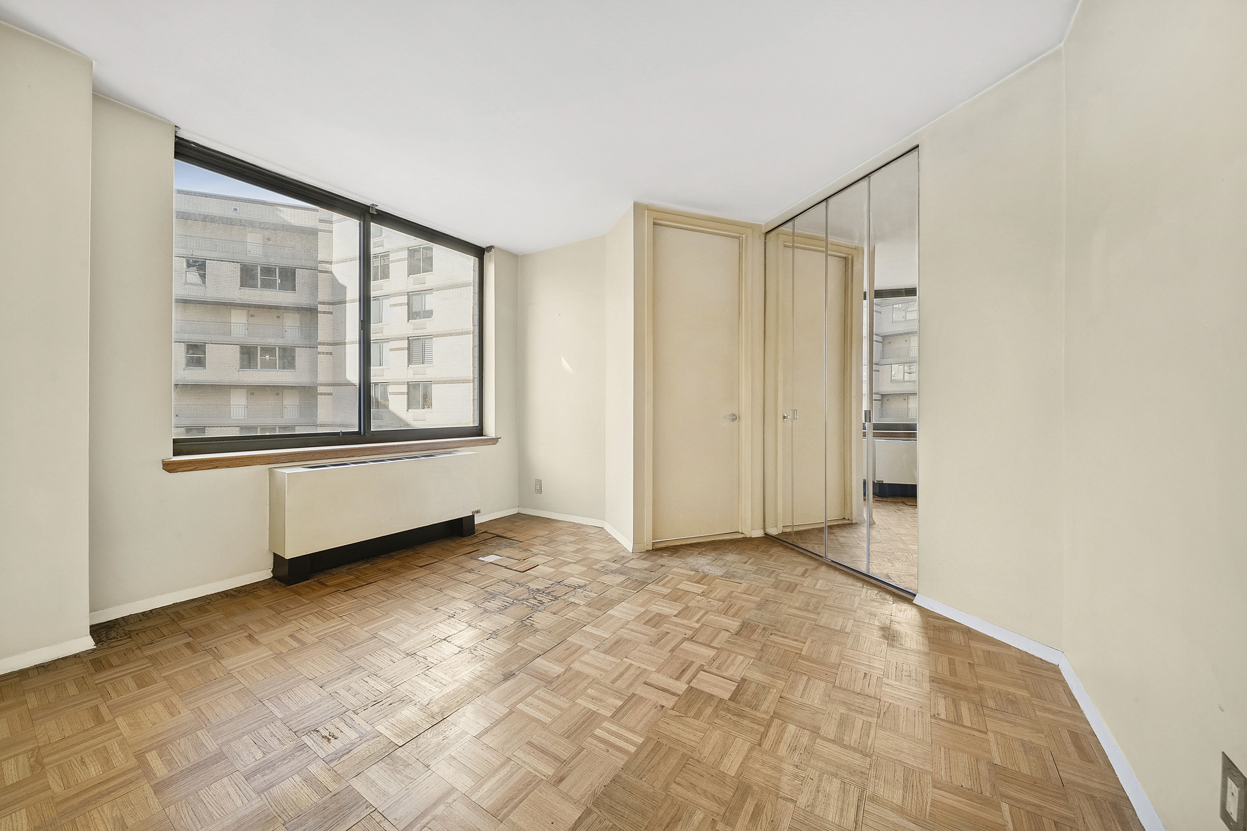 21 South End Avenue, Unit 528 Manhattan, NY 10280 - Photo 4 of 9