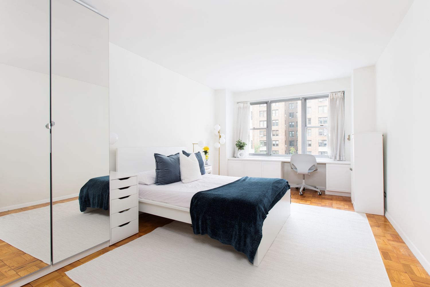 $875,000 | 15 West 72nd Street, Unit 5T | Upper West Side