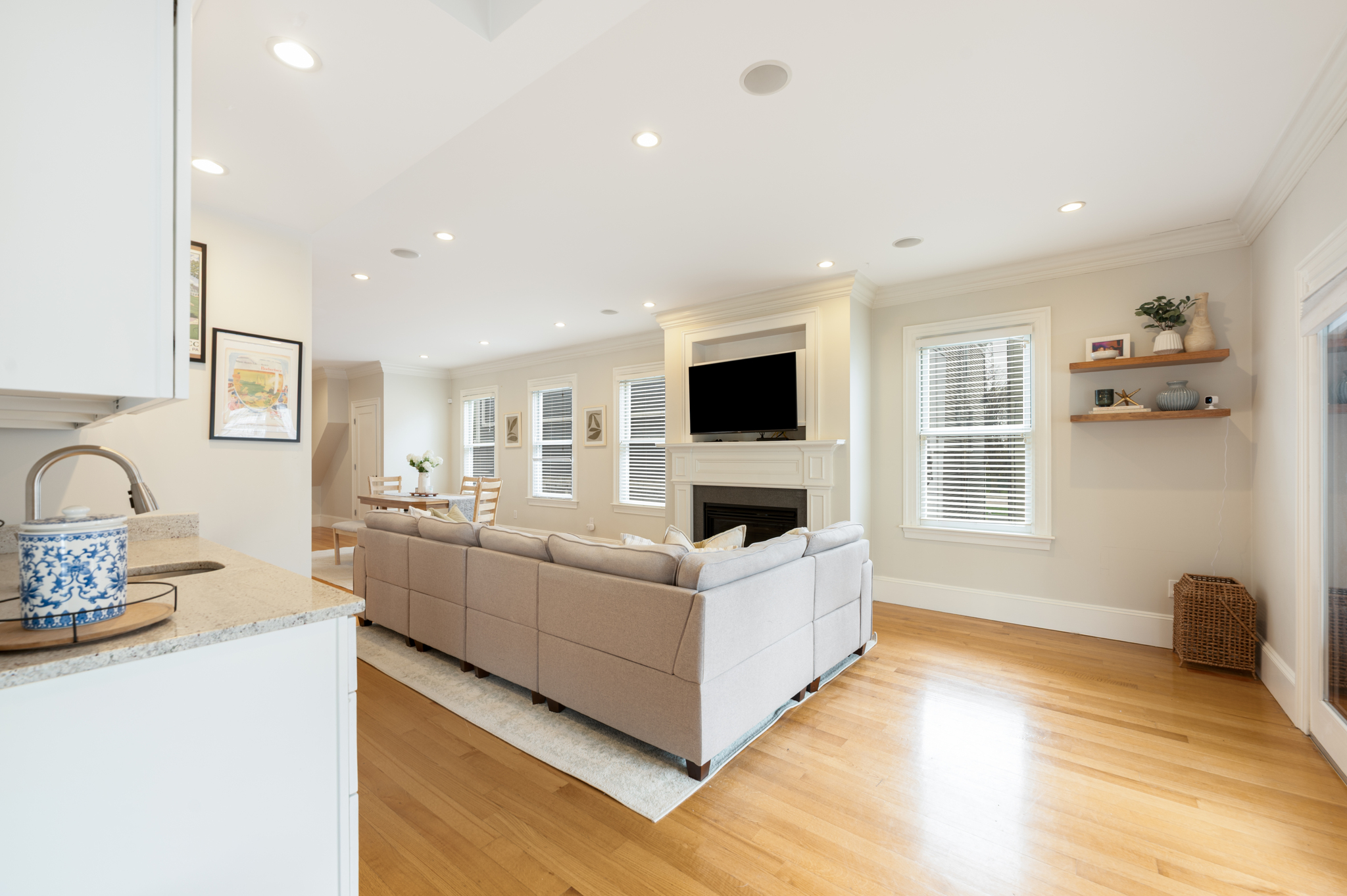 8 Covington Street, Unit 1 Boston, MA 02127 - Photo 5 of 28