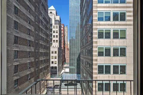$725,000 | 333 East 43rd Street, Unit 705 | Midtown East