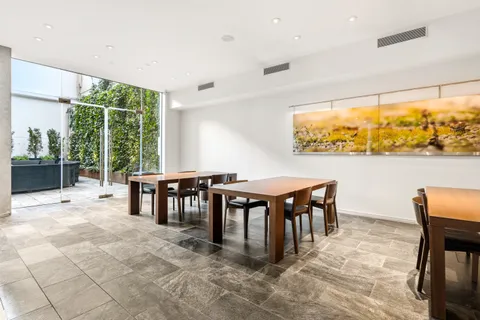 $995,000 | 303 East 33rd Street, Unit 5H | Kips Bay